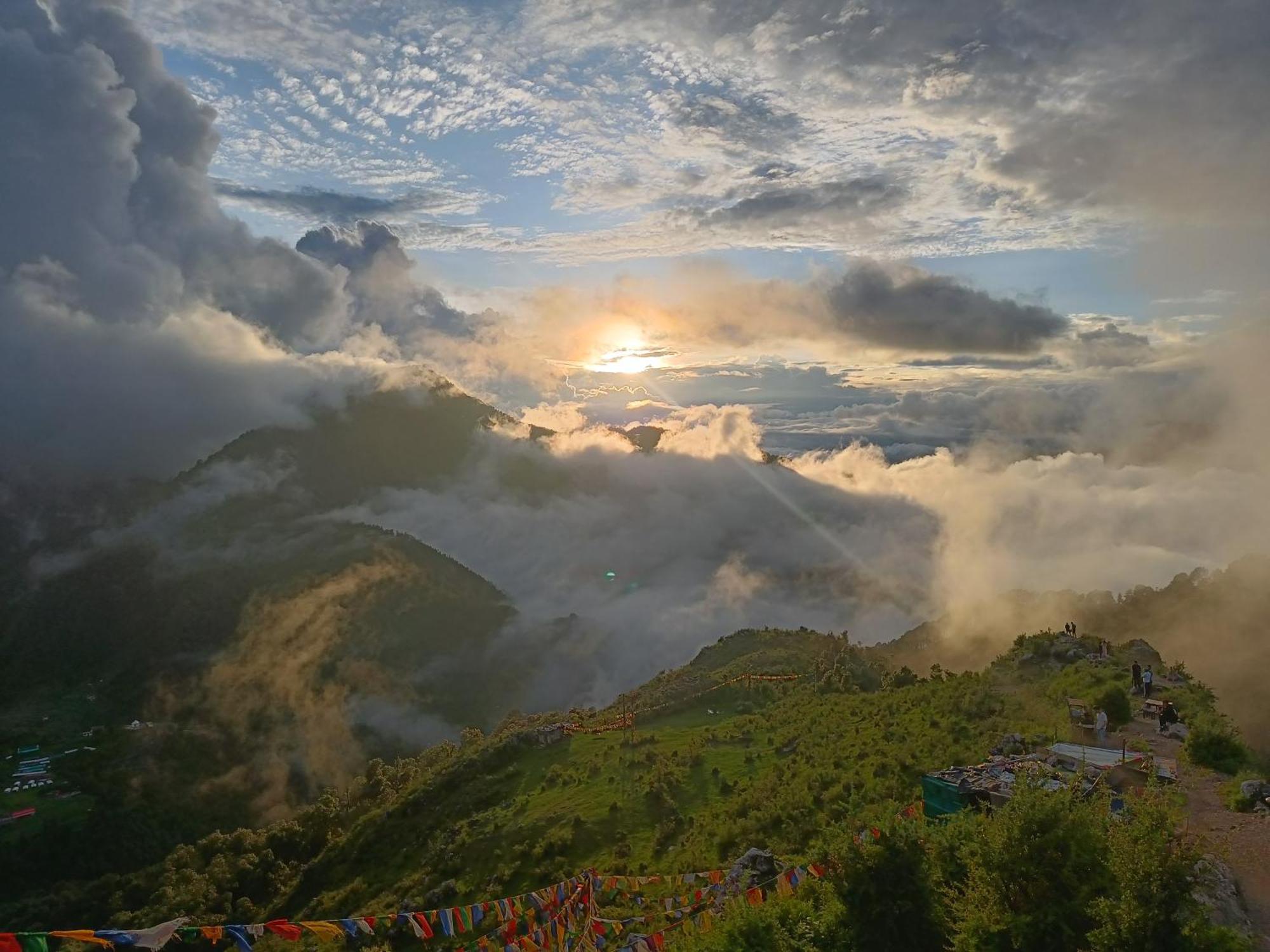 The Sapling Manor Hotel Mussoorie Exterior photo